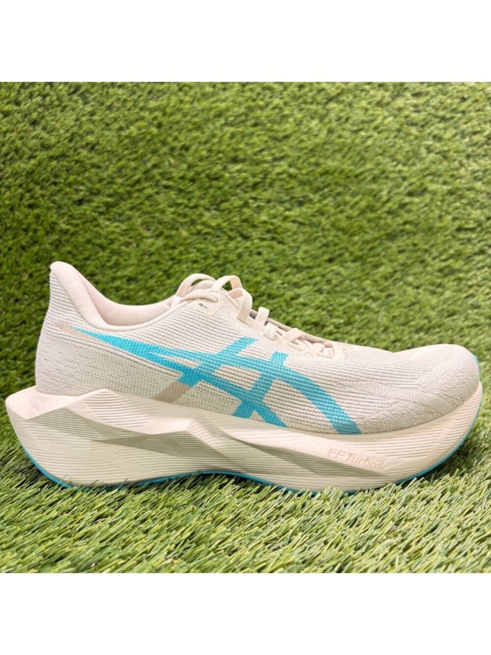 Asics Novablast 6 Womens Size 8 White Athletic Running Walking Shoes Sneakers